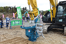 コンテナ苗自動植付機